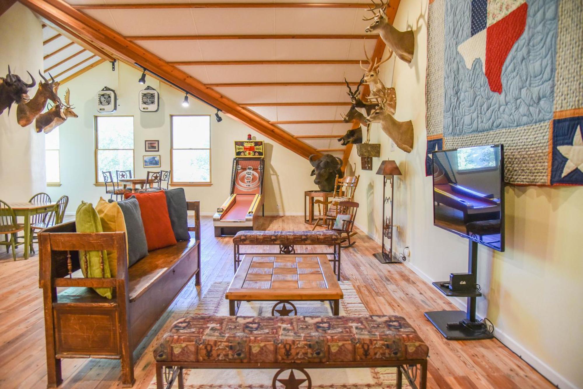 River Lyric Lodge - Formerly Double Dog เรดริเวอร์ ภายนอก รูปภาพ