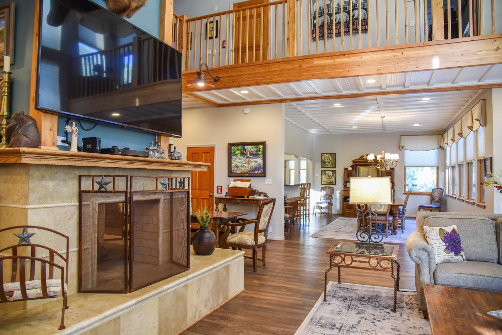 River Lyric Lodge - Formerly Double Dog เรดริเวอร์ ภายนอก รูปภาพ