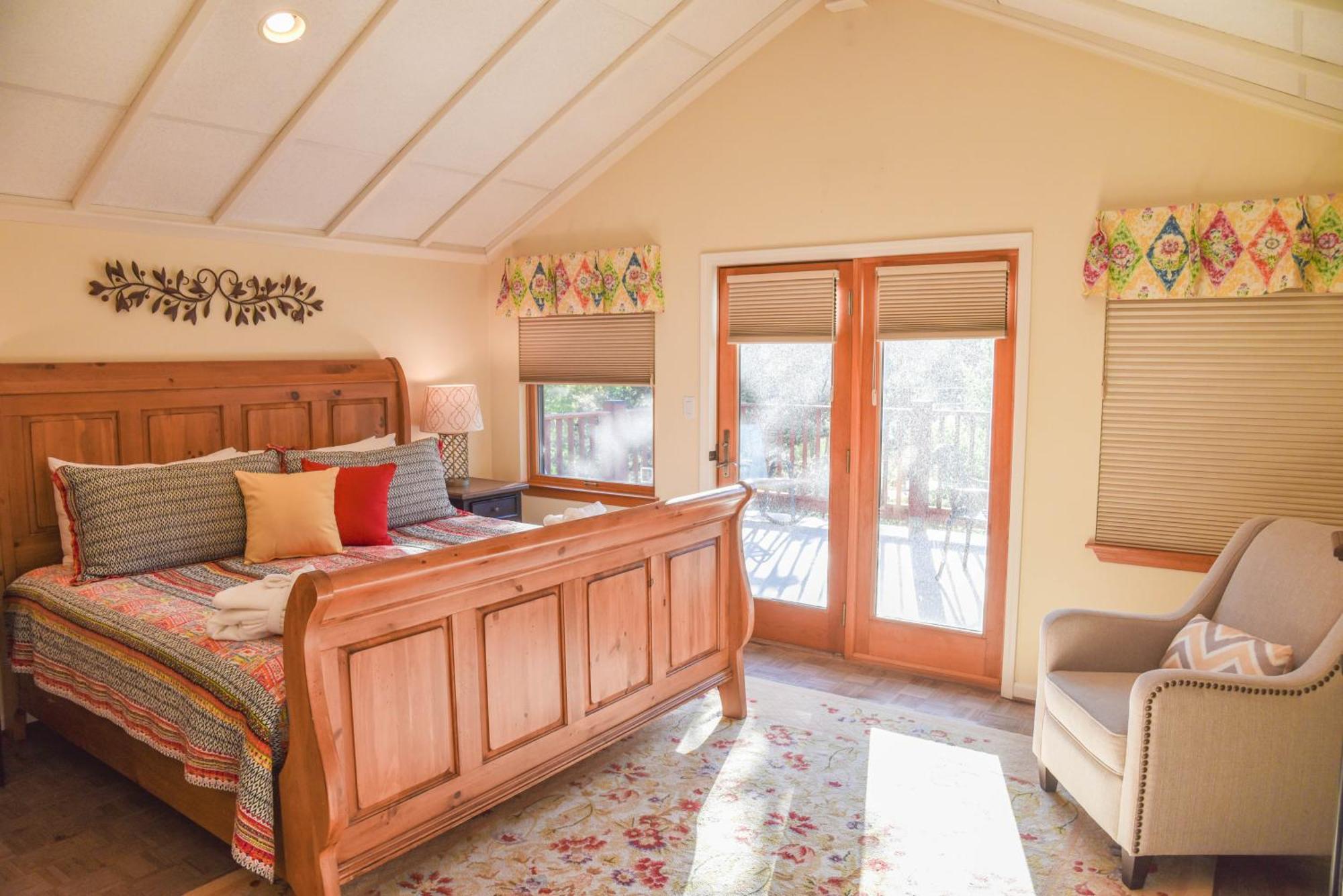 River Lyric Lodge - Formerly Double Dog เรดริเวอร์ ภายนอก รูปภาพ